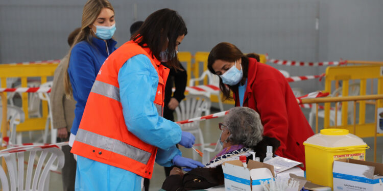 Campaña de doble vacunación para mayores de 75 años