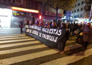 El colectivo feminista recorre las calles por la eliminación de la violencia de género