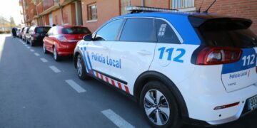 Aparece un hombre muerto dentro de su vehículo en la calle Juan XXIII