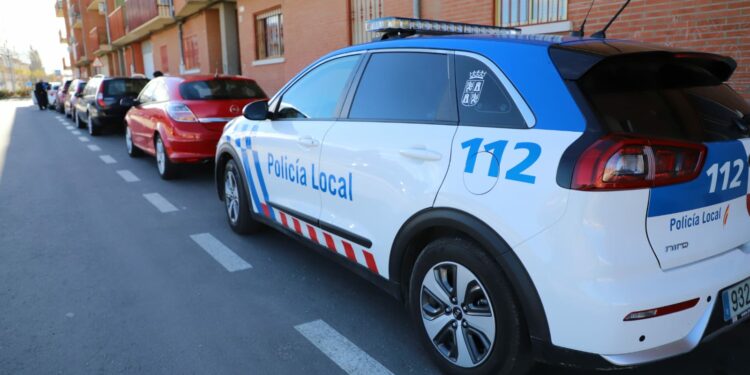 Aparece un hombre muerto dentro de su vehículo en la calle Juan XXIII