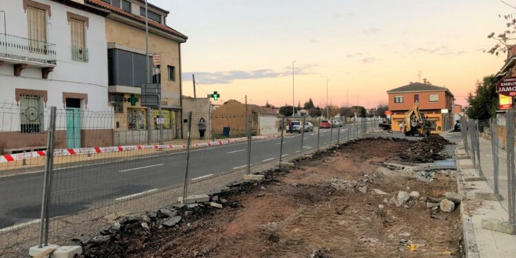 La renovación de la margen izquierda de la travesía garantizará la accesibilidad de la vía principal del municipio