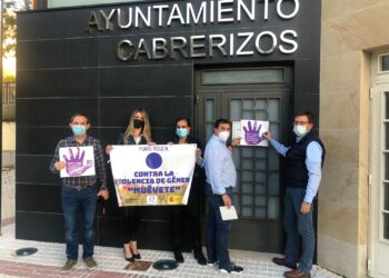 Comercios, autobuses y edificios municipales mostrarán su rechazo a la violencia de género
