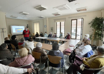 Charla para que los mayores conozcan algo más sobre el virus del Covid-19
