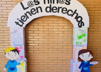 Los pequeños de la Escuela Infantil Municipal crean una ‘fortaleza’ para defender sus derechos