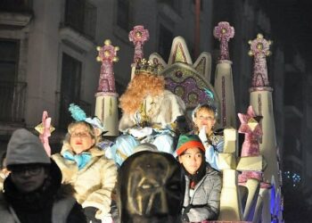 La Cabalgata de Reyes volverá a las calles santamartinas con un séquito de siete carrozas y animación a pie