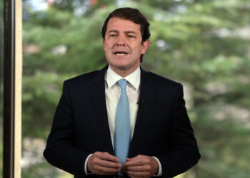 El presidente de la Junta recuerda a los que no están en su mensaje de fin de año