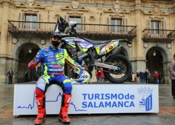 Santolino se despide de Salamanca antes de partir hacia el Dakar