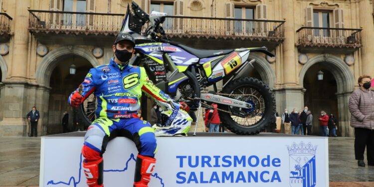 Santolino se despide de Salamanca antes de partir hacia el Dakar