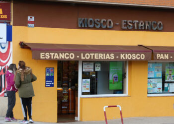 Una adminstración de la estación madrileña de Atocha vende el 86148, el ‘Gordo’ de la Lotería de Navidad