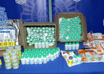Detenidas cuatro personas por la presunta venta de pastillas adelgazantes adulteradas