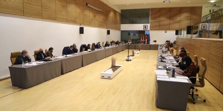 El Ayuntamiento aprueba las ordenanzas fiscales con la congelación general de impuestos y tasas