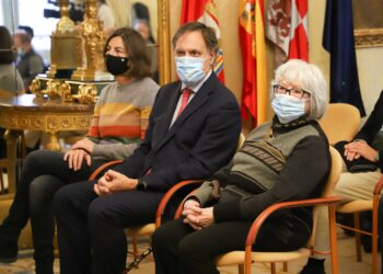 ‘Leones en el jardín’ de Isabel Villar, expo para conmemorar el 20 aniversario de la capitalidad cultural europea