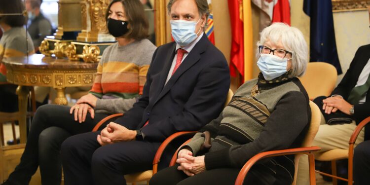 ‘Leones en el jardín’ de Isabel Villar, expo para conmemorar el 20 aniversario de la capitalidad cultural europea