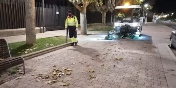 Salamanca aprovecha las hojas recogidas por los servicios de limpieza como abono para parques y jardines