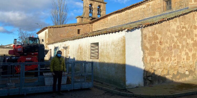 El Consistorio logra la reparación de la cubierta de la iglesia para evitar filtraciones y humedades