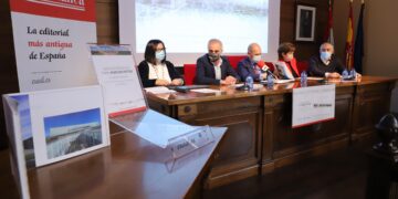 La Universidad presenta el libro ‘Nuevos espacios para nuevos retos’