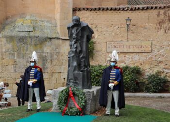 El catedrático Vicente González realizará la ofrenda floral a Miguel de Unamuno