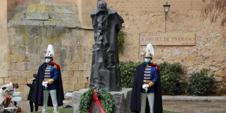 El catedrático Vicente González realizará la ofrenda floral a Miguel de Unamuno