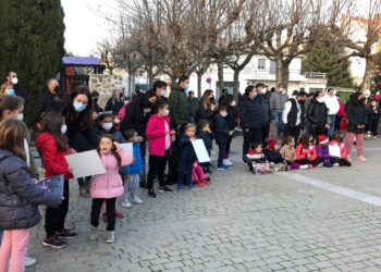 Los vecinos de Aldeaseca disfrutan de la última Fiesta de la Castaña del otoño con la degustación de 300 raciones
