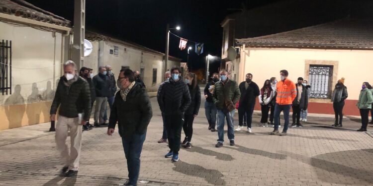 Los vecinos se vuelcan en el ensayo general antes de la recreación de las Vísperas Nupciales del domingo