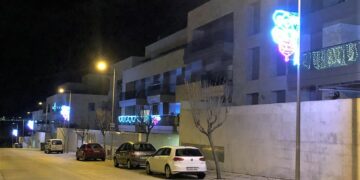 Los vecinos de la conocida zona de Santher estrenan iluminación navideña