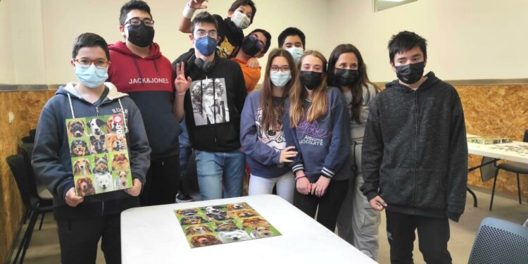 Los chicos de CiberCarba, ganadores de la categoría junior del VI Concurso Provincial de Puzzles