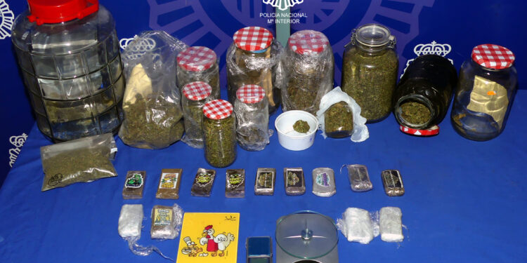 Detenido un joven por la tenencia de más de 7 kilogramos de marihuana