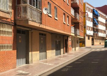 Siete jóvenes plasmarán sus diseños en las puertas de garaje de una céntrica calle