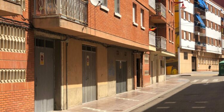 Siete jóvenes plasmarán sus diseños en las puertas de garaje de una céntrica calle