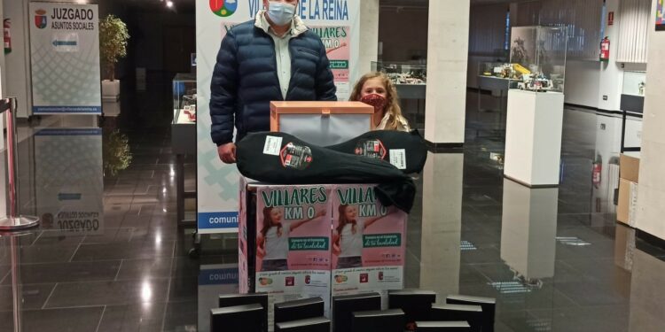 Una veintena de vecinos, agraciados en el segundo sorteo de la campaña de apoyo al comercio local ‘Km 0’