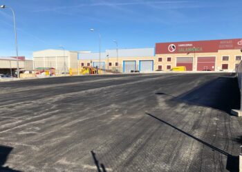 Las 90 plazas del nuevo aparcamiento del polígono industrial podrán utilizarse antes de final de año