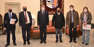 El Ayuntamiento presenta el Proyecto de Presupuestos a la Confederación de Empresarios de Salamanca