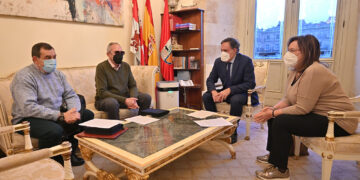 Impulso a la formación tecnológica y digital para que los mayores puedan realizar los trámites bancarios