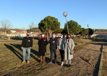 El PSOE se compromete a agilizar la construcción del nuevo colegio para dar solución a las demandas vecinales tras «once años de retraso»