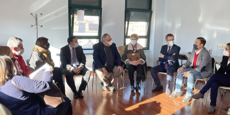 El consejero de Sanidad confirma la conversión del consultorio médico en el Centro de Salud cabecera de la Periurbana Sur