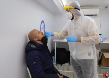 La primera jornada de cribado masivo arroja casi el 30% de positivos