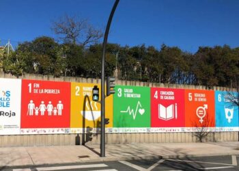 Cruz Roja acerca los Objetivos de Desarrollo Sostenible la población a través de un gran mural pintado a mano