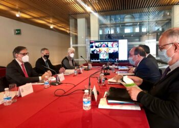 García Carbayo exige a Iceta el cumplimiento de las sentencias del Tribunal Constitucional y Tribunal Supremo y la devolución de documentos por parte de Cataluña