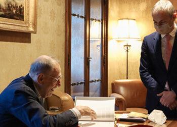 La gestión del patrimonio de la Universidad centra la reunión entre Javier Solana y Ricardo Rivero