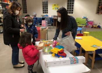 Vuelve el trueque para reutilizar, compartir y fomentar las relaciones entre los vecinos