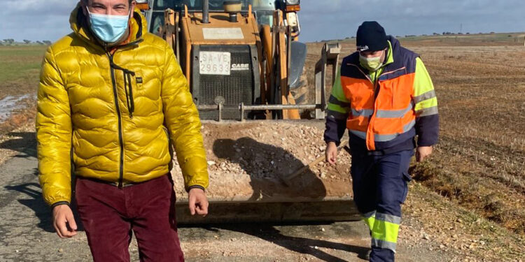 Arreglo de la carretera de acceso a Carrascal de Barregas