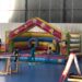 Entretenimiento para niños y jóvenes en las atracciones del parque de ocio navideño