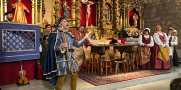 El teatro homenaje a Antonio de Nebrija pone el broche de oro a las fiestas de San Vicente