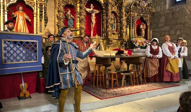 El teatro homenaje a Antonio de Nebrija pone el broche de oro a las fiestas de San Vicente