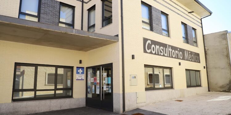 El nuevo médico concedido por la Junta se incorporará a media jornada dentro de un mes