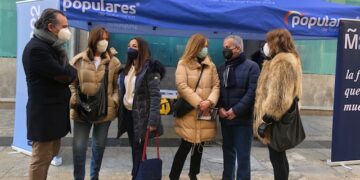 La creación del asistente  de mayores y dependientes, el cheque bebé, la ampliación de madrugadores y el bono concilia, medidas del PP en el ámbito de los Servicios Sociales