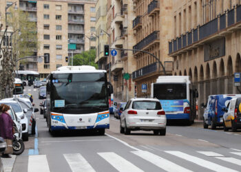 Las asociaciones de vecinos de Canto Blanco, Munibar y Capuchinos se manifestarán para pedir una línea de bus con conexión directa a los hospitales