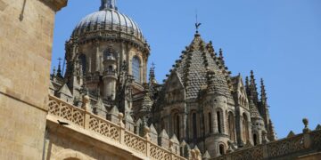 Ieronimus vuelve para mostrar vistas nocturas de Salamanca desde la Catedral