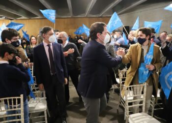 Fernández Mañueco: «Hay que ir a votar para evitar el hachazo en los impuestos y mantener los servicios públicos de calidad, las políticas de familia y mimar a los autónomos, al campo y a los agricultores»