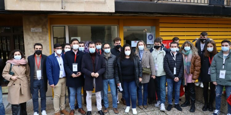 Luis Tudanca: «Si el PP quiere hablar de cordón sanitario tendrá que pedirlo, explicar por qué ahora la entrada de Vox es un riesgo y romper el acuerdo en los municipios en los que gobiernan»